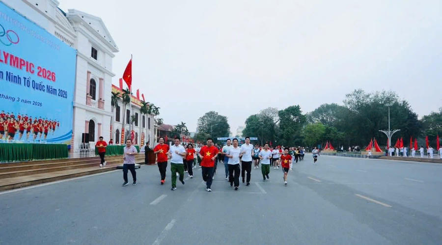 Lãnh đạo phường Nam Định tham gia ngày chạy Olympic