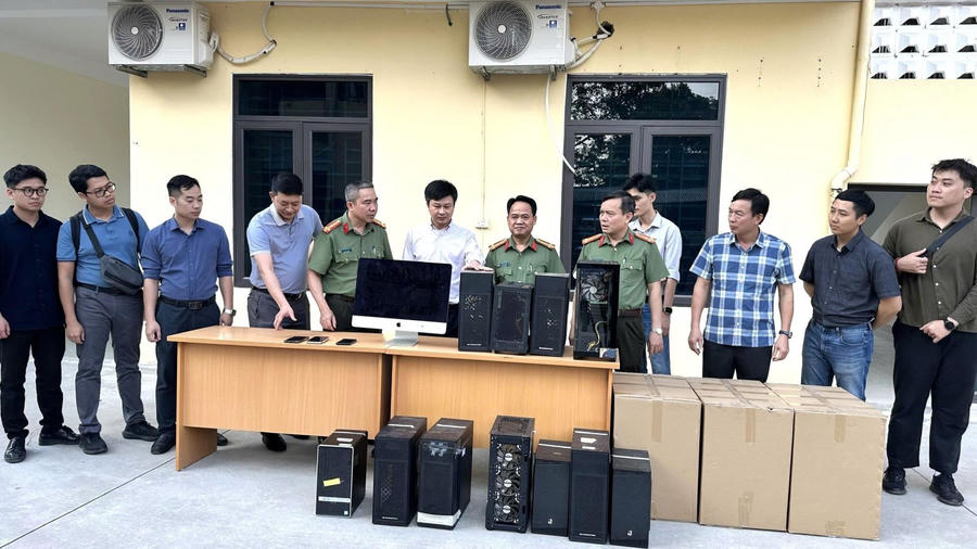 Tang vật vụ án.