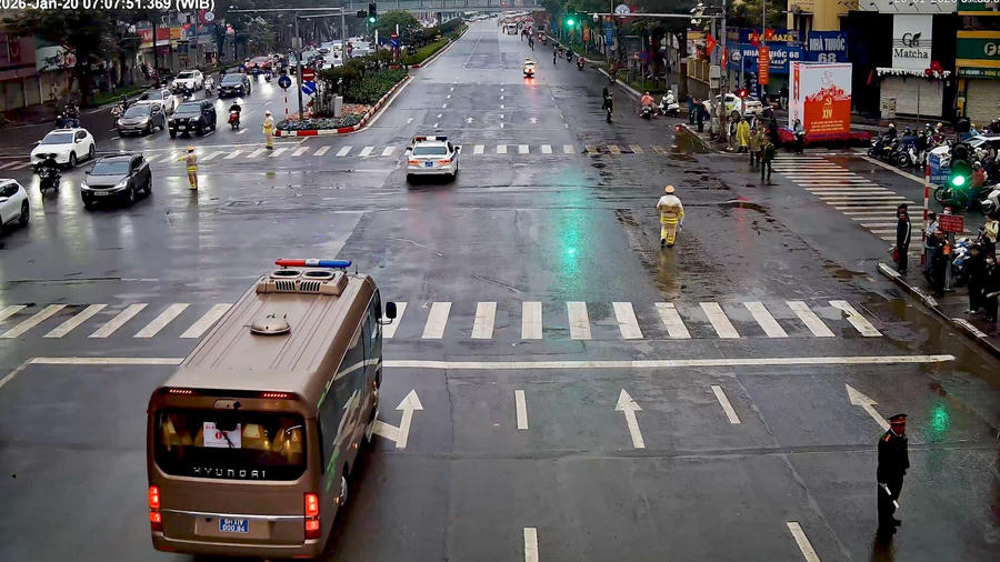 Làn sóng xanh bảo đảm an ninh, an toàn phục vụ công tác dẫn, bảo vệ đoàn.