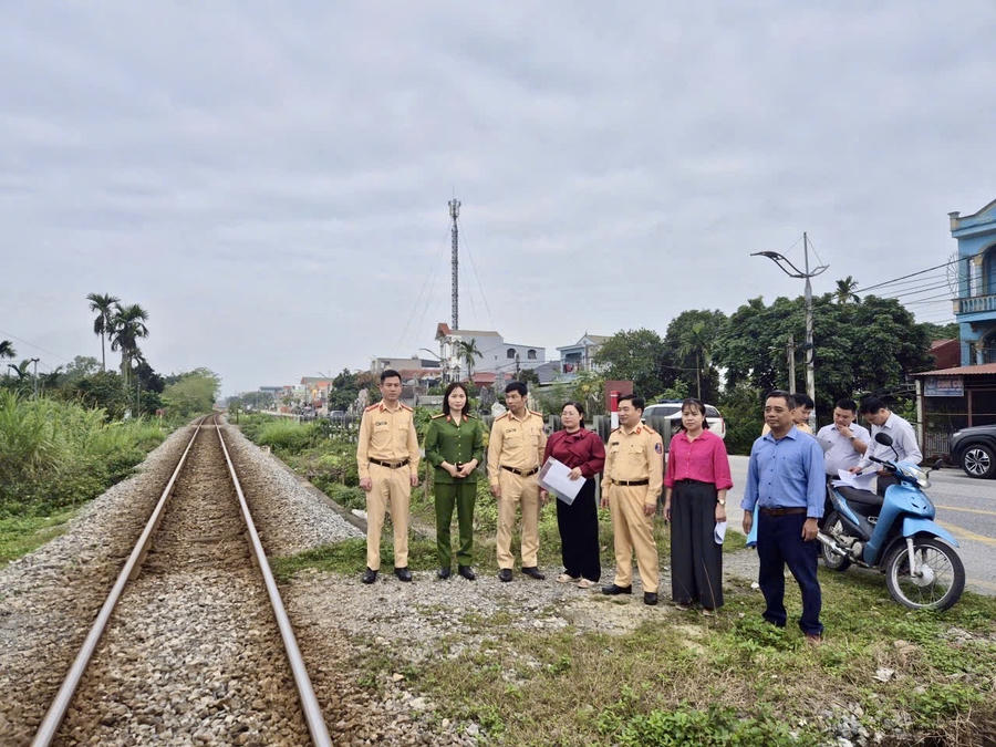 Phòng CSGT quyết tâm xoá bỏ điểm đen trên tuyến đường sắt. Ảnh Phòng CSGT tỉnh Ninh Bình