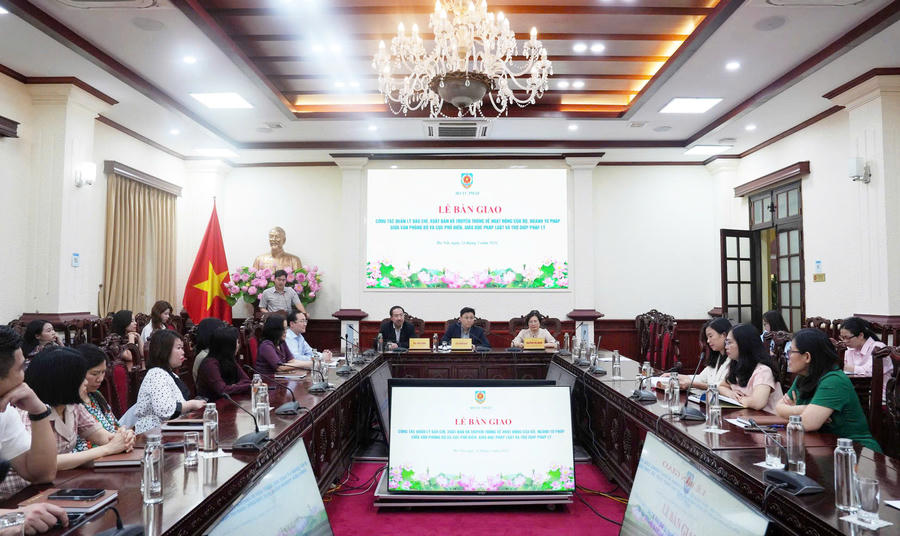 Quang cảnh buổi lễ. Quang cảnh buổi lễ.