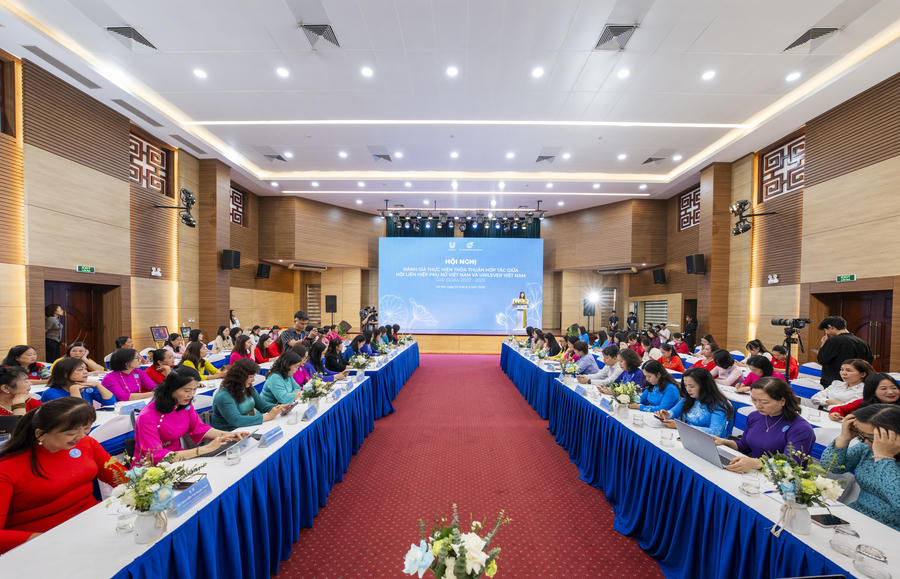 Toàn cảnh hội nghị.