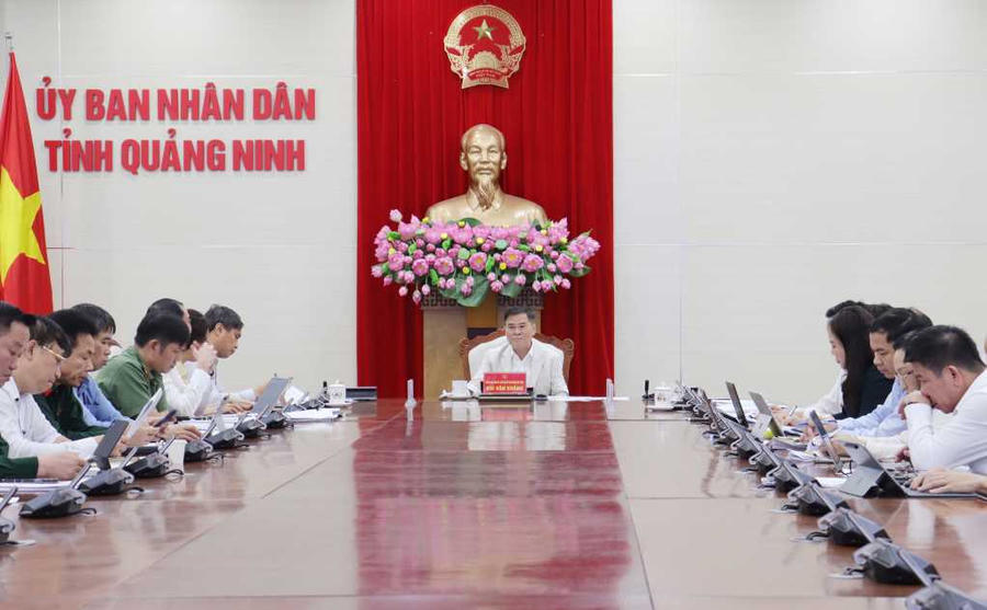 Quang cảnh cuộc họp