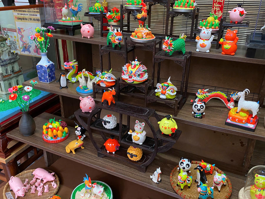 Không gian trưng bày tác phẩm tò he.