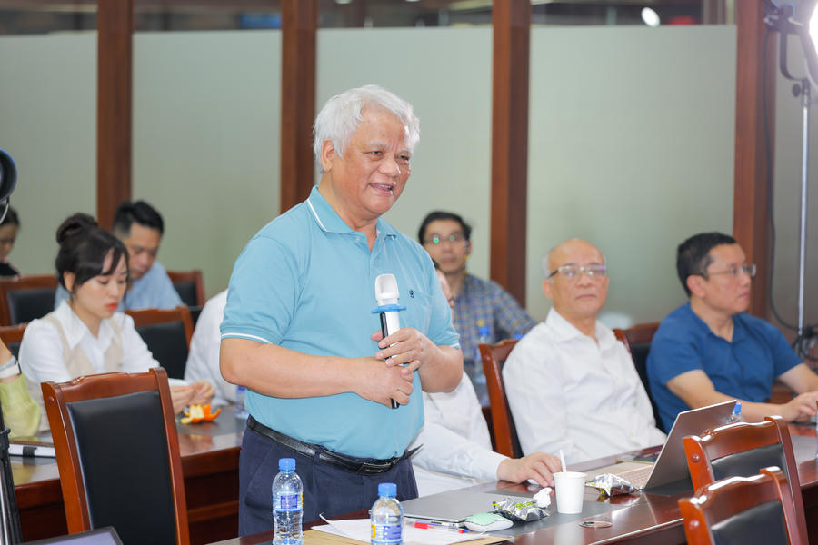 Các đại biểu tham dự hội thảo.