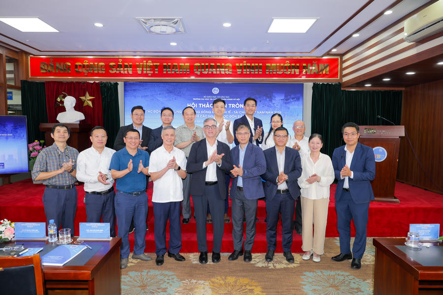 Các đại biểu tham dự hội thảo.