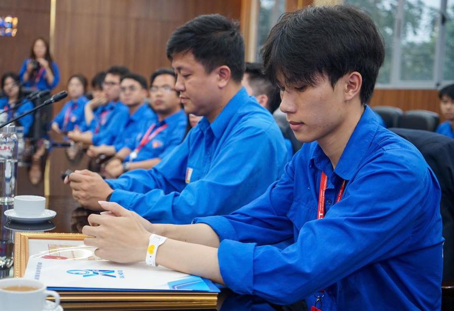 Hành động dũng cảm cứu người của Tú&nbsp;được nhiều người ngưỡng mộ.