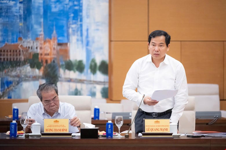 Tổng Thư ký Quốc hội, Chủ nhiệm Văn phòng Quốc hội Lê Quang Mạnh phát biểu tại cuộc họp (Ảnh: Quochoi.vn).