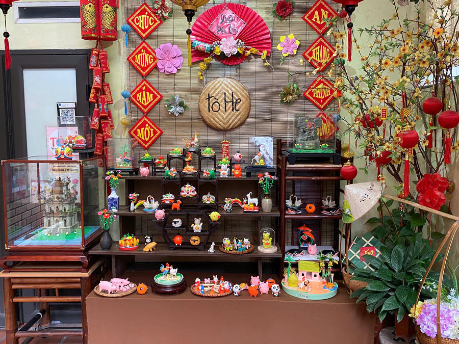 Không gian trưng bày tác phẩm tò he.