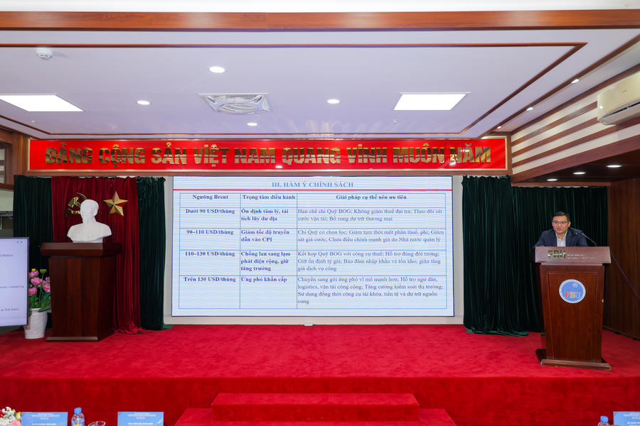 PGS.TS Phùng Thế Đông - chuyên gia kinh tế, giảng viên Viện Đào tạo quốc tế, chia sẻ chủ đề “Đánh giá tác động xung đột Trung Đông đến kinh tế Việt Nam 2026 – 3 kịch bản và điểm rơi rủi ro”.