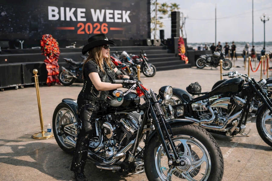 Những chiếc xe phân khối lớn rực lửa đam mê