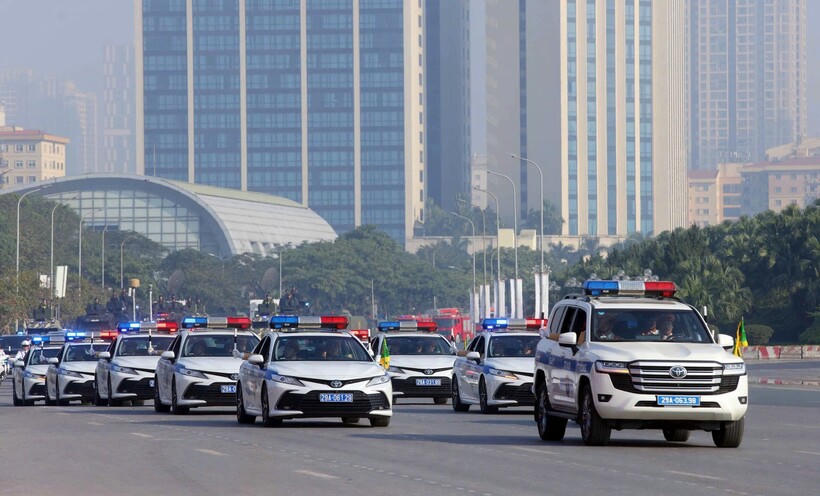 Quá trình làm nhiệm vụ, các xe ưu tiên sử dụng đèn, còi ưu tiên theo luật định đồng thời phát loa cảnh báo. Quá trình làm nhiệm vụ, các xe ưu tiên sử dụng đèn, còi ưu tiên theo luật định đồng thời phát loa cảnh báo.