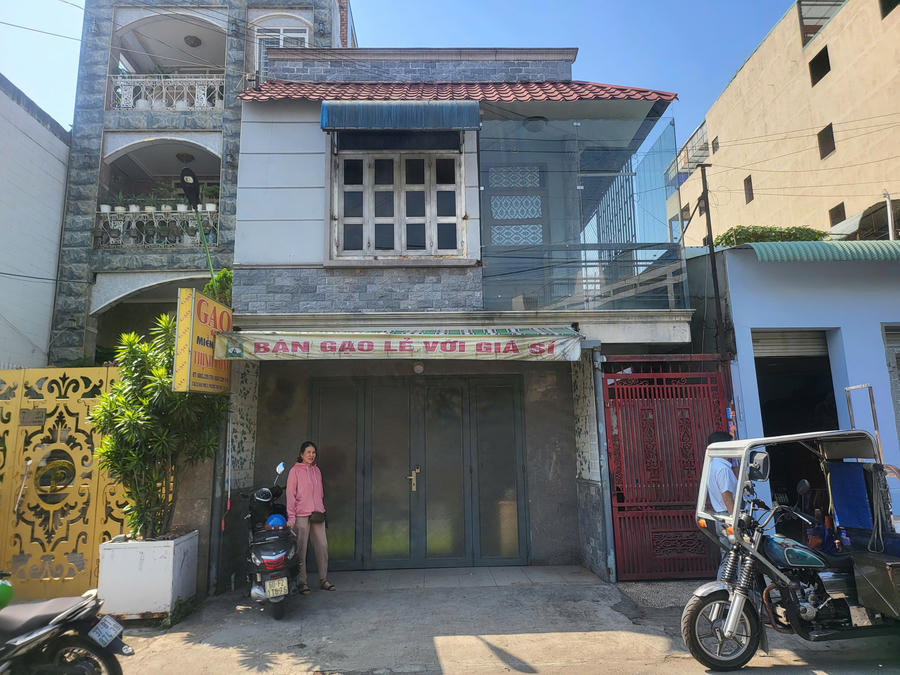 Căn nhà 20B/4 khu phố 2 phường Tam Hòa cũ (nay thuộc phương Tam Hiệp, Đồng Nai) bị Tòa án kê biên "xuyên táo" qua 2 vụ kiện (ảnh: đương sự cung cấp). 