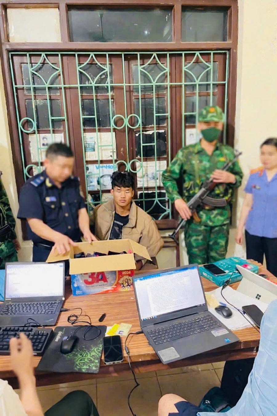 Chi cục Hải quan khu vực VII: Hải quan phối hợp bắt giữ 60 nghìn viên ma túy tổng hợp.