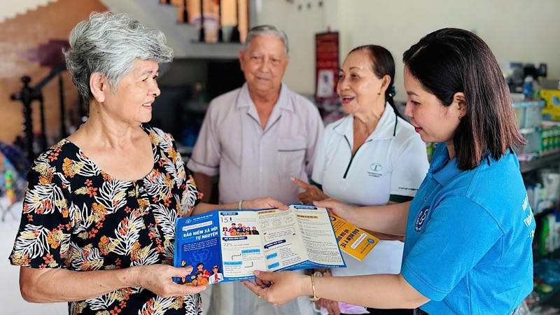 Đối tượng tham gia bảo hiểm hưu trí bổ sung là người sử dụng lao động và người lao động đã tham gia bảo hiểm xã hội bắt buộc theo quy định tại Điều 2 Luật Bảo hiểm xã hội. Đối tượng tham gia bảo hiểm hưu trí bổ sung là người sử dụng lao động và người lao động đã tham gia bảo hiểm xã hội bắt buộc theo quy định tại Điều 2 Luật Bảo hiểm xã hội.