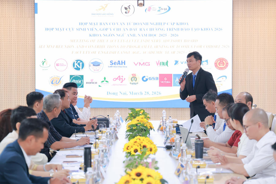 PGS.TS Nguyễn Vũ Quỳnh - Phó Hiệu trưởng Trường Đại học Lạc Hồng phát biểu tại lễ ký kết.