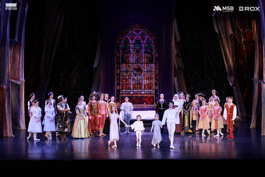 Với sự đồng hành của ROX Group, chuỗi ba đêm diễn ballet Nga không chỉ mang đến những trải nghiệm nghệ thuật đỉnh cao mà còn góp phần nuôi dưỡng thói quen thưởng lãm của công chúng, khơi mở khát vọng sáng tạo của nghệ thuật hàn lâm Việt Nam. Việc tiếp sức cho các giá trị kinh điển tìm đến lớp khán giả mới cũng là một dấu ấn tinh tế trong hành trình 30 năm kiến tạo - vươn xa của Tập đoàn để nâng tầm chất sống, gu thẩm mỹ và bồi đắp những trải nghiệm văn hóa đô thị mới.