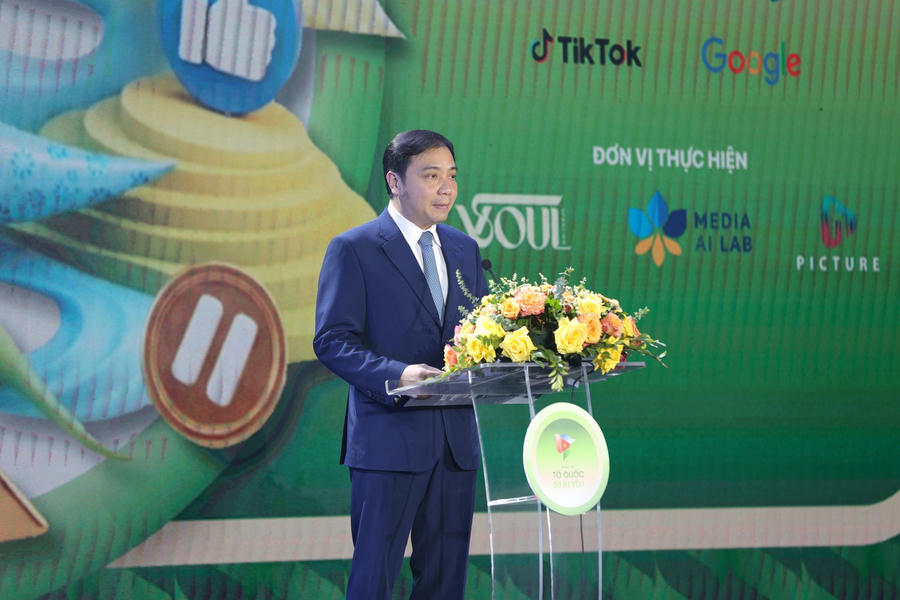 PGS.TS Đào Thanh Trường, Phó Giám đốc Đại học Quốc gia Hà Nội phát biểu tại buổi Lễ.