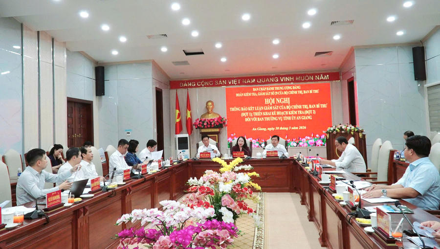 Quang cảnh buổi làm việc của Đoàn Kiểm tra, giám sát số 29 của Bộ Chính trị, Ban Bí thư do Bí thư Trung ương Đảng, Phó Chủ tịch nước Võ Thị Ánh Xuân làm Trưởng đoàn đã có buổi làm việc với Ban Thường vụ Tỉnh ủy An Giang. Quang cảnh buổi làm việc của Đoàn Kiểm tra, giám sát số 29 của Bộ Chính trị, Ban Bí thư do Bí thư Trung ương Đảng, Phó Chủ tịch nước Võ Thị Ánh Xuân làm Trưởng đoàn đã có buổi làm việc với Ban Thường vụ Tỉnh ủy An Giang.