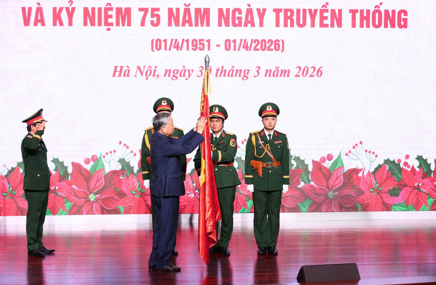 Tổng Bí thư Tô Lâm trao Huân chương Hồ Chí Minh cho Bệnh viện TWQĐ 108. (Ảnh: BVCC) Tổng Bí thư Tô Lâm trao Huân chương Hồ Chí Minh cho Bệnh viện TWQĐ 108. (Ảnh: BVCC)
