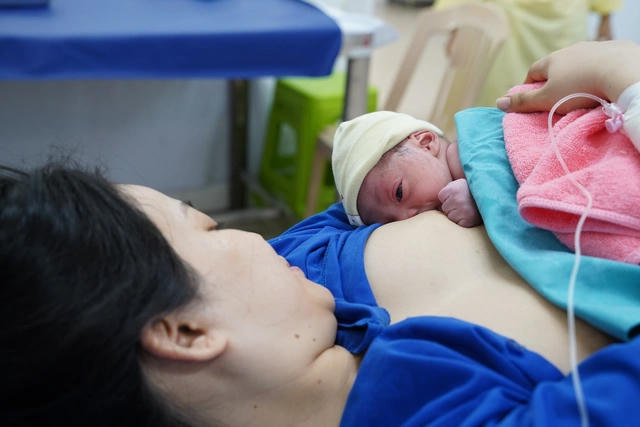 Vai trò của sữa mẹ trong những năm tháng đầu đời của trẻ.