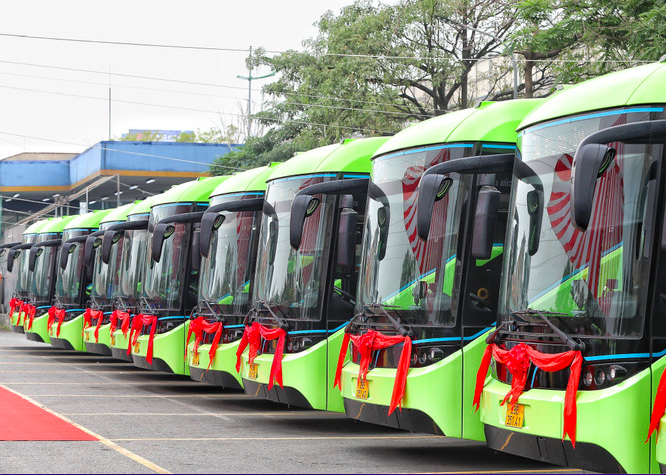 Hà Nội vận hành thêm 10 tuyến xe buýt điện với tổng số 288 phương tiện.
