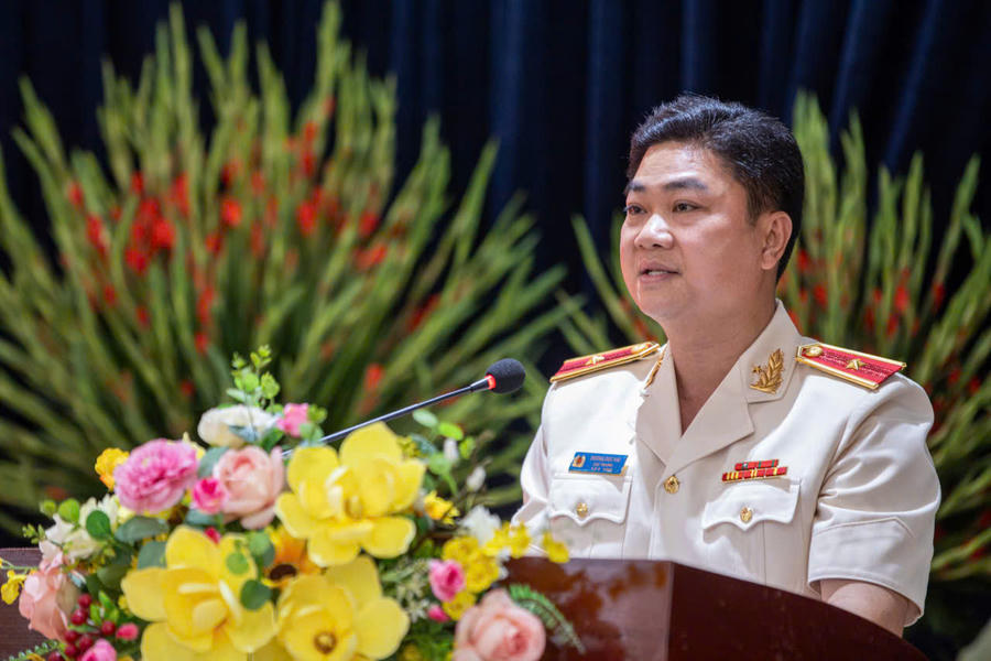 Thiếu tướng Dương Đức Hải, Cục trưởng Cục Cảnh sát PCCC và CNCH phát biểu nhận nhiệm vụ.