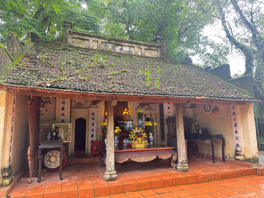 Đền Chuôn Ngọ. 