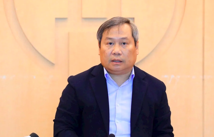 Chủ tịch UBND TP Hà Nội Vũ Đại Thắng yêu cầu siết chặt quản lý an toàn thực phẩm toàn thành phố, đặc biệt tại bếp ăn trường học, thức ăn đường phố, nhằm bảo vệ sức khỏe người dân và nâng cao trách nhiệm quản lý.
