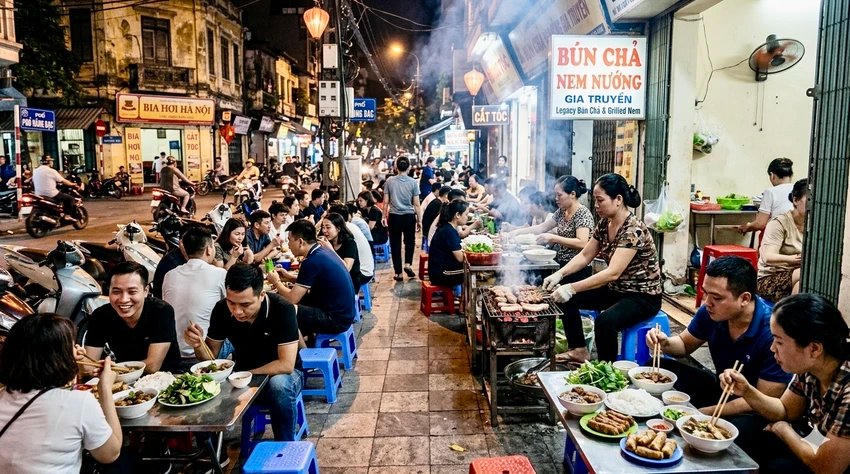 Bộ Y tế kiểm tra đột xuất nhiều cơ sở ăn uống, bếp ăn tập thể tại Hà Nội, Ninh Bình. Ảnh minh hoạ: AI