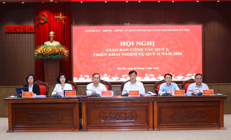 Ủy viên Bộ Chính trị, Bí thư Thành ủy Nguyễn Duy Ngọc cùng các lãnh đạo thành phố chủ trì hội nghị giao ban công tác quý I và triển khai nhiệm vụ quý II năm 2026. Ảnh: Quang Thái
