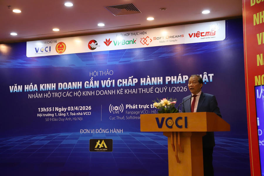 Ông Hoàng Quang Phòng - Phó Chủ tịch VCCI phát biểu tại Hội thảo.