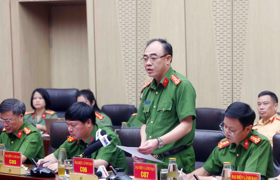 Đại tá Trần Hồng Phú, Phó Cục trưởng Cục Cảnh sát quản lý hành chính về trật tự xã hội trả lời tại buổi họp báo.