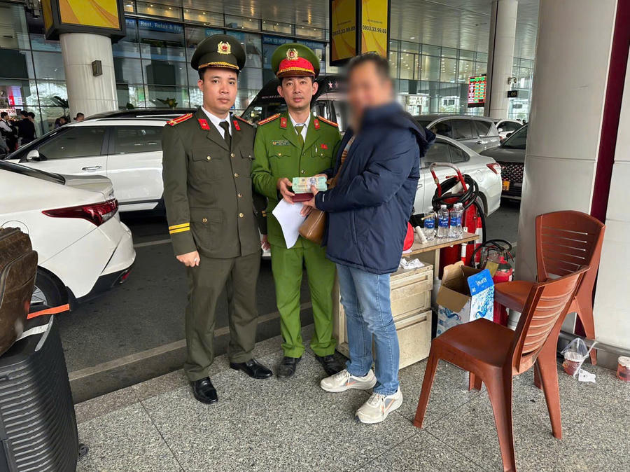 Anh Ngô H.T. nhận lại tài sản bị thất lạc.