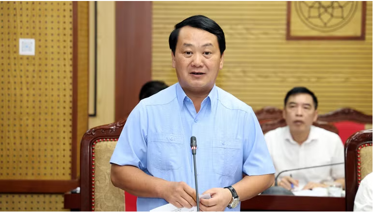 Bí thư Tỉnh ủy Tuyên Quang Hầu A Lềnh phát biểu tại hội nghị.