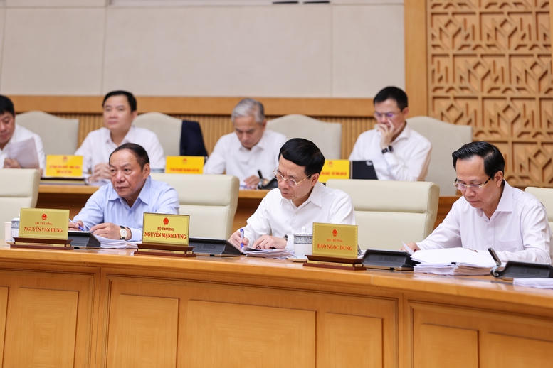 Thủ tướng: Kiên định mục tiêu tăng trưởng 2 con số; biến khó khăn, thách thức thành cơ hội tái cơ cấu nền kinh tế, nâng cao năng lực cạnh tranh- Ảnh 11. Thủ tướng: Kiên định mục tiêu tăng trưởng 2 con số; biến khó khăn, thách thức thành cơ hội tái cơ cấu nền kinh tế, nâng cao năng lực cạnh tranh- Ảnh 11.