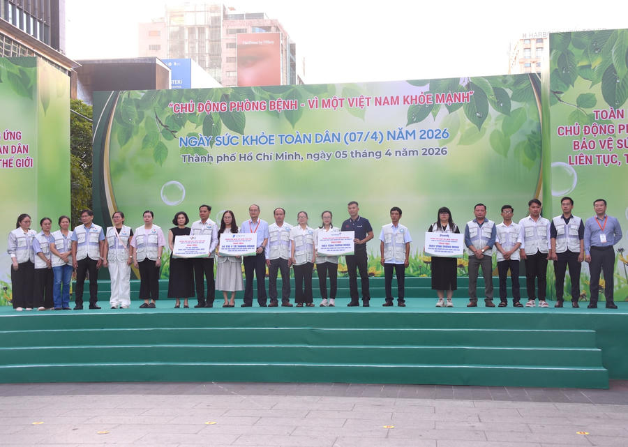 TP HCM ra quân khám sức khỏe toàn dân hưởng ứng Ngày Sức khỏe toàn dân.