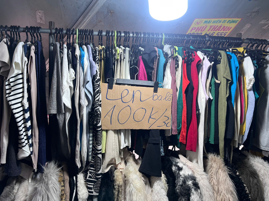 giá thành thấp giúp đồ cũ ngày càng được giới trẻ ưa chuộng.