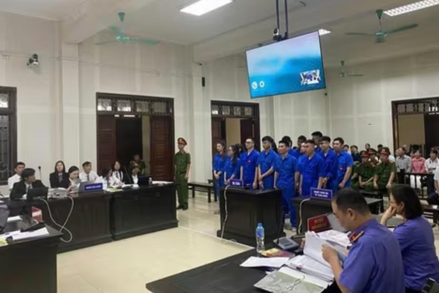 Các bị cáo trong đường dây mua bán trái phép chất ma túy quy mô lớn bị đưa ra xét xử tại TAND tỉnh Quảng Ninh ngày 3/4.