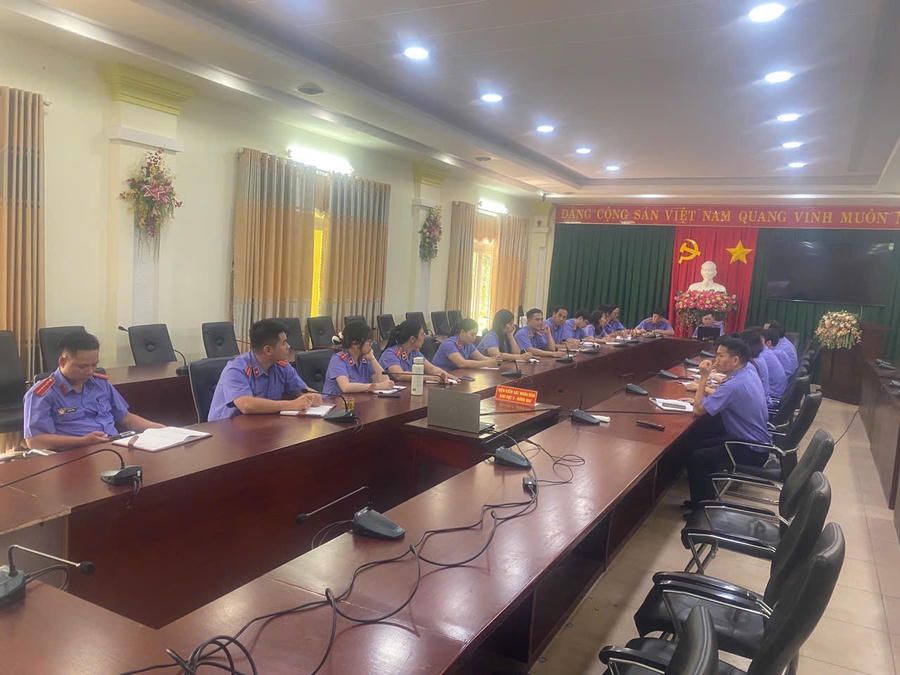 Viện KSND khu vực 3 họp triển khai công tác.