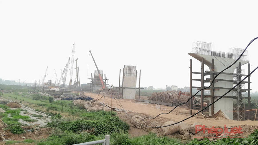 Thủ tướng chỉ đạo tập trung đẩy mạnh phân bổ, giải ngân vốn đầu tư công. (Ảnh: Như Trường).