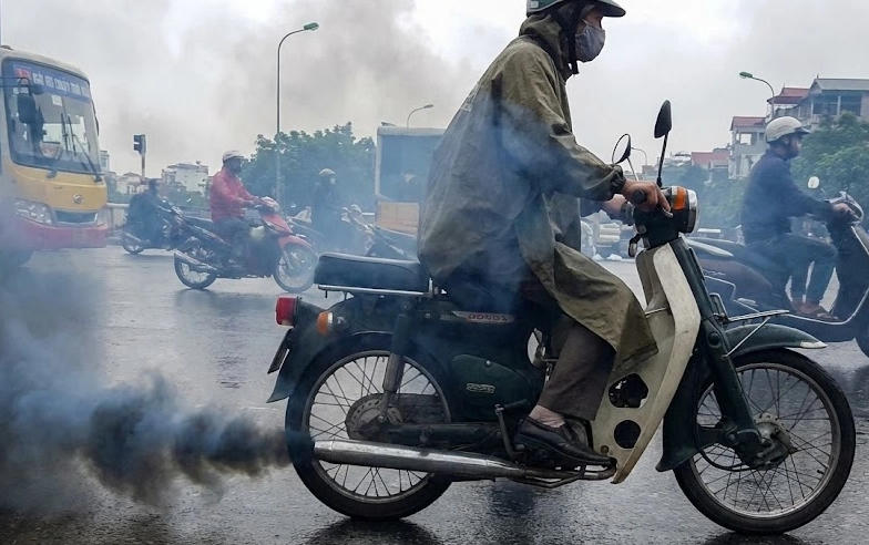 Từ ngày 1/7/2027 xe mô tô, xe gắn máy tại Hà Nội và TP HCM sẽ phải kiểm định khí thải theo quy định.