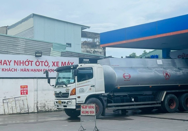  Phân cấp thực hiện thủ tục hành chính cấp giấy phép vận chuyển hàng nguy hiểm loại 1, 2, 3, 4, 9 về UBND cấp tỉnh. Ảnh minh họa