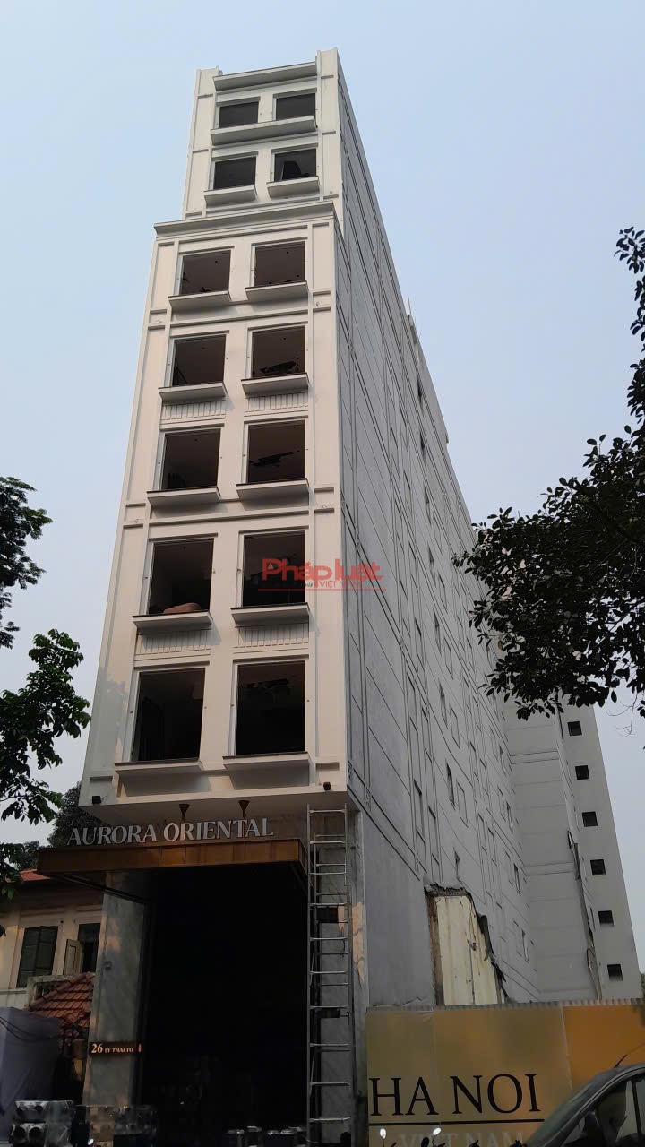 Tổng thể khách sạn 9 tầng tại số 26 phố Lý Thái Tổ.