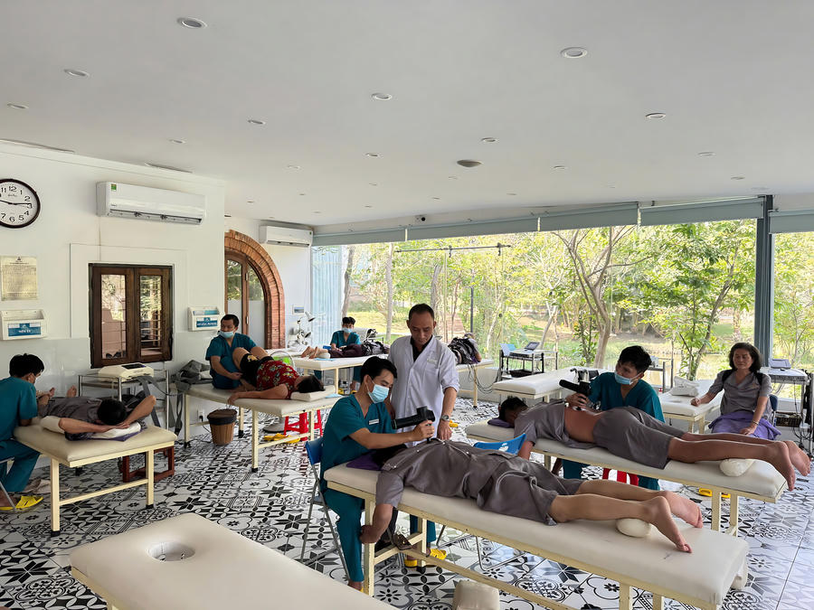 Các bệnh nhân đang điều trị tại Thiền Tâm.
