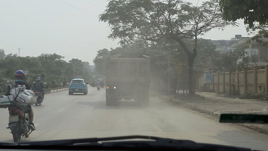 Kính đề nghị Ban quản lý dự án đầu tư xây dựng công trình hạ tầng kỹ thuật và nông nghiệp Hà Nội, UBND xã An Khánh sớm kiểm tra, có biện pháp chấn chỉnh nhà thầu thi công. Đồng thời, Đội CSGT số 10 cần tăng cường kiểm tra, xử lý nghiêm các xe vi phạm nhằm đảm bảo vệ sinh môi trường và an toàn cho người dân.