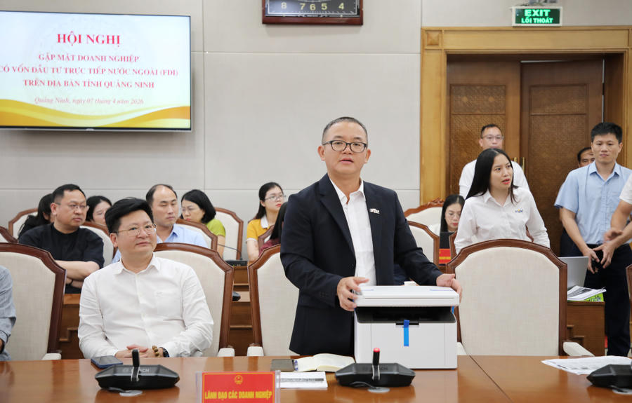 Các doanh nghiệp phát biểu ý kiến tại hội nghị.