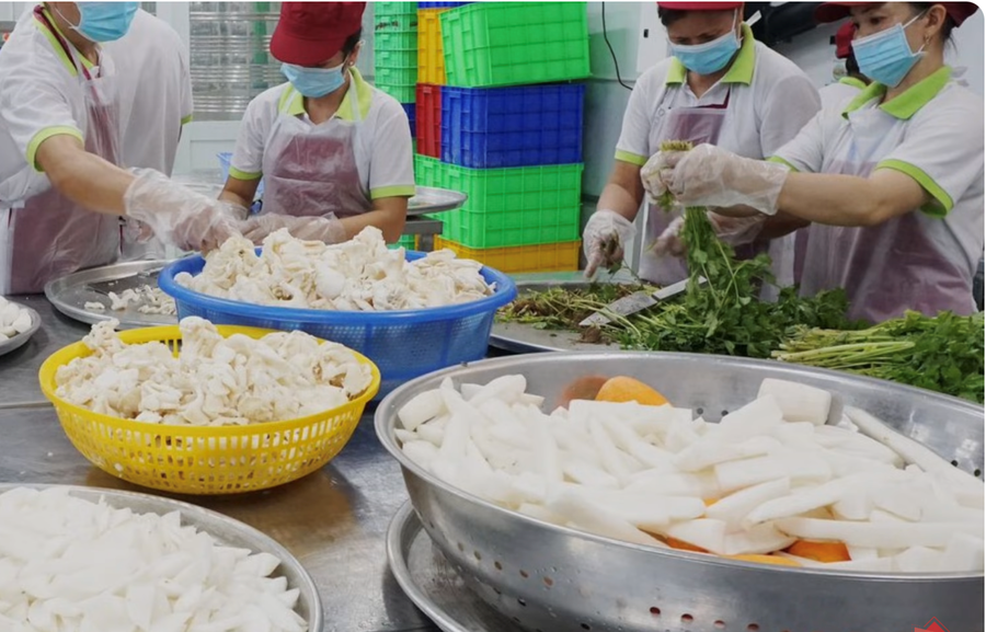 TP HCM tăng cường kiểm tra an toàn thực phẩm tại các cơ sở cung cấp suất ăn học đường trong tháng 4/2026.