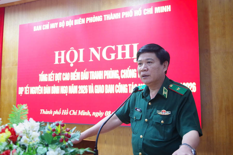 Thiếu tướng Trần Thanh Đức, Phó Tư lệnh Bộ Tư lệnh kiêm Chỉ huy trưởng Ban Chỉ huy Bộ đội Biên phòng TP HCM phát biểu tại Hội nghị.