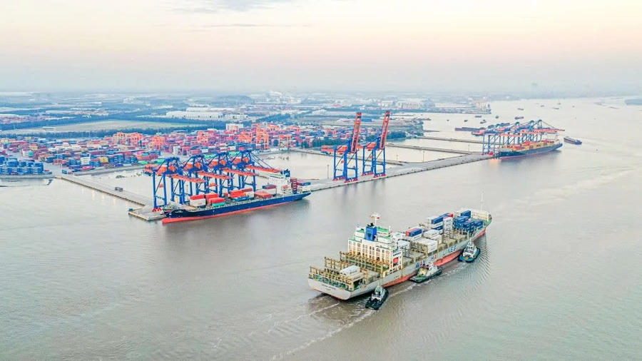 Miễn một số khoản phí, lệ phí trong lĩnh vực giao thông vận tải.